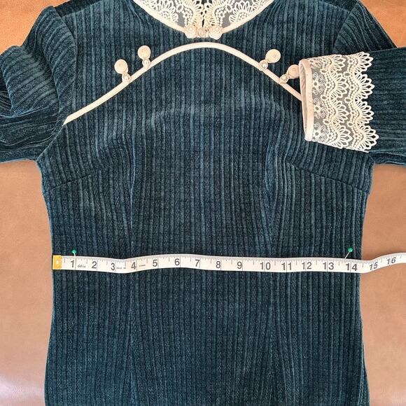 SOLD SOLD SOLD Romantic Vintage Lace High Neck Rosette SMALL Elegant Embellished - Picture 10 of 10